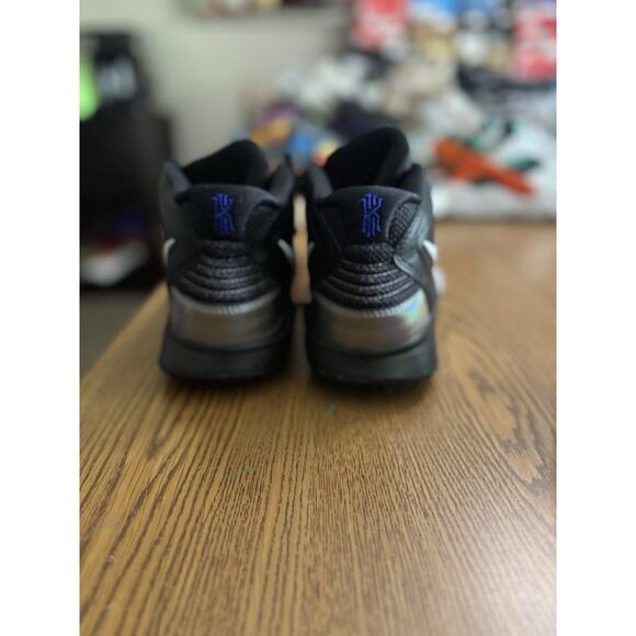 Size 6 (GS) - Nike Kyrie 8 Infinity Mid Fire and Ice NBS184 - Picture 4 of 5